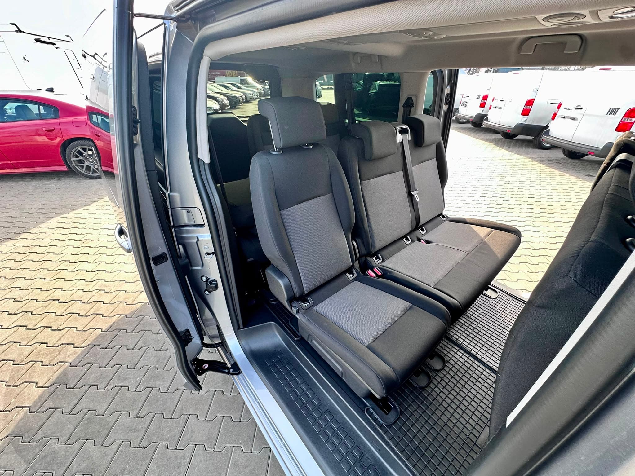 Wnętrze Opel Zafira Life Business — 9 przestronnych siedzeń