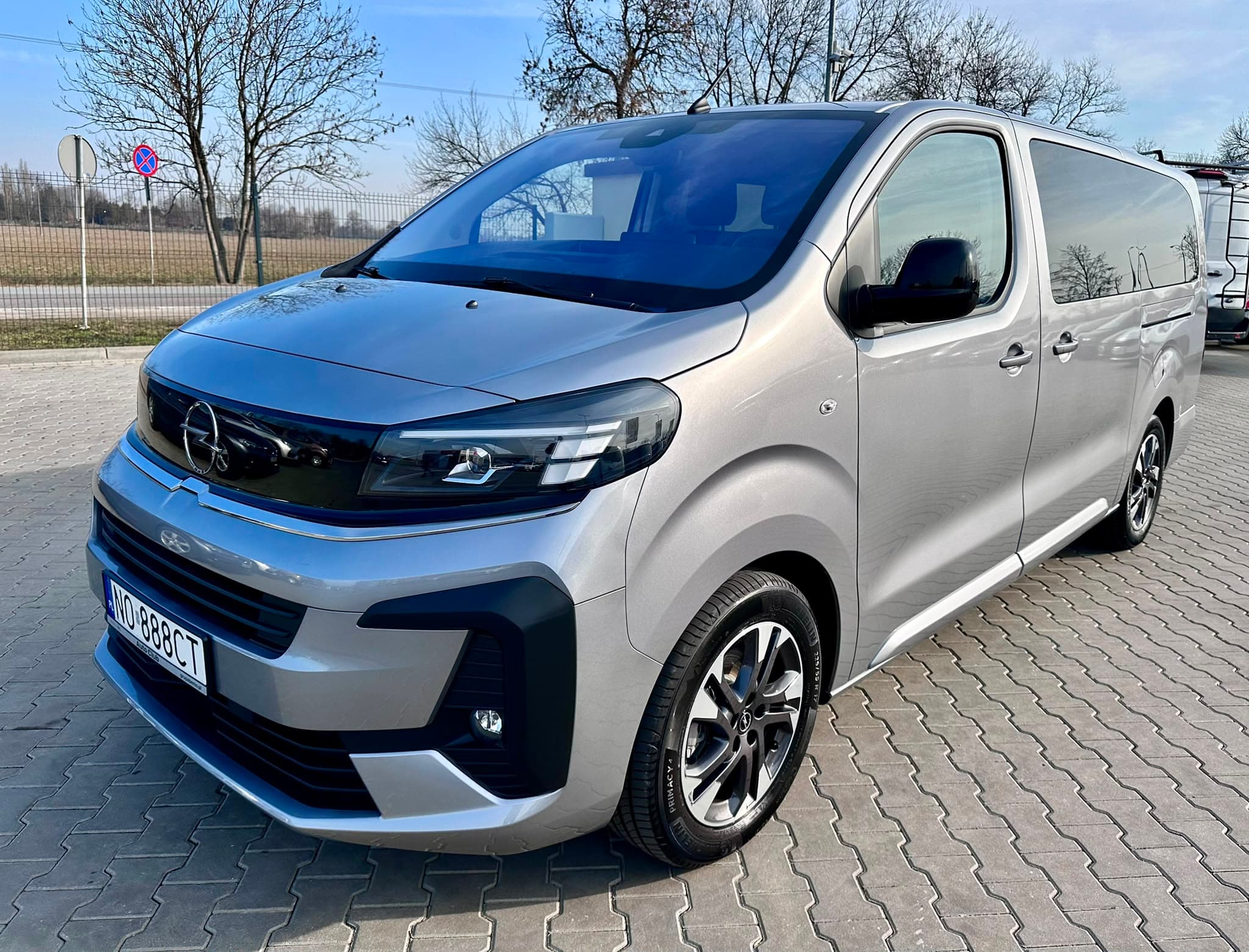 Opel Zafira Life Business – widok z przodu